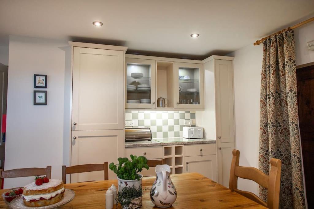 The Wheelhouse At Hewish Mill Villa Bittadon Exterior photo